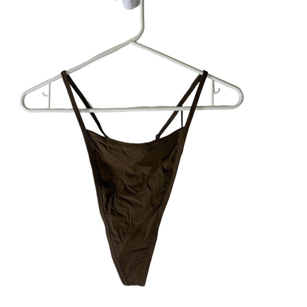SKIMS NEW 4X Brown T-String Thong Panty‎